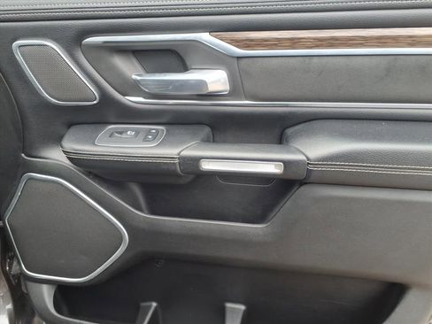Used 2019 RAM 1500 Laramie image 17