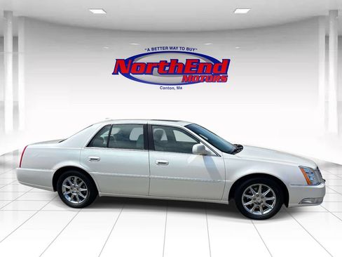 Used 2011 Cadillac DTS Luxury FWD image 2