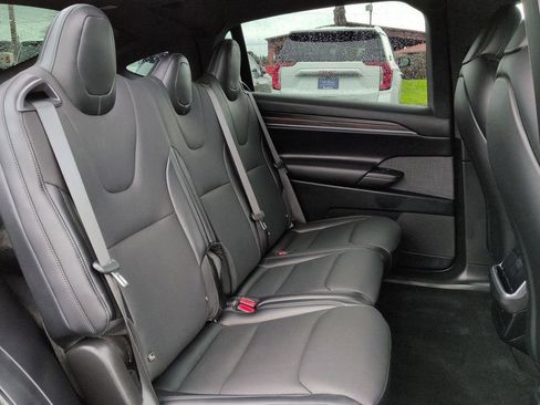 Used 2024 Tesla Model X image 27