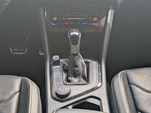 Used 2022 Volkswagen Tiguan SEL R-Line AWD/4WD image 24