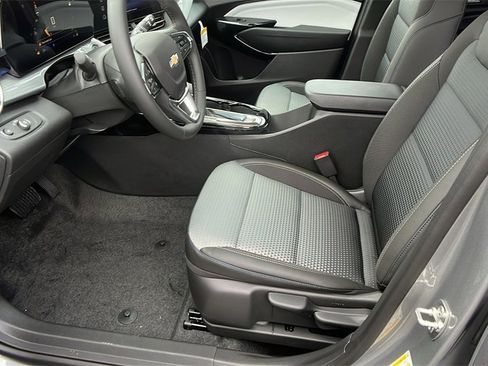 New 2026 Chevrolet Trax LT w/ Driver Confidence Package image 13