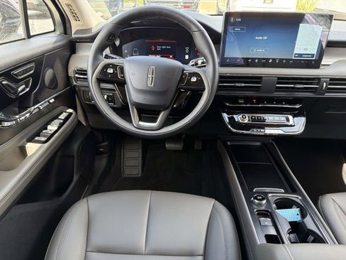 New 2026 Lincoln Corsair Premiere FWD image 25