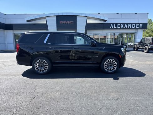 Used 2023 GMC Yukon Denali Ultimate AWD/4WD image 2