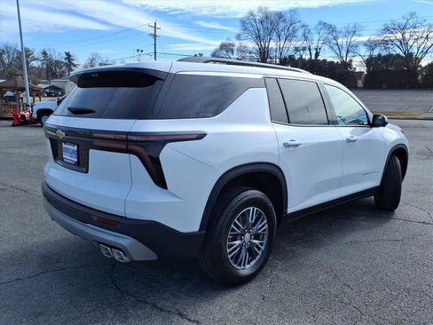 New 2026 Chevrolet Traverse LT w/ Driver Confidence Package image 4