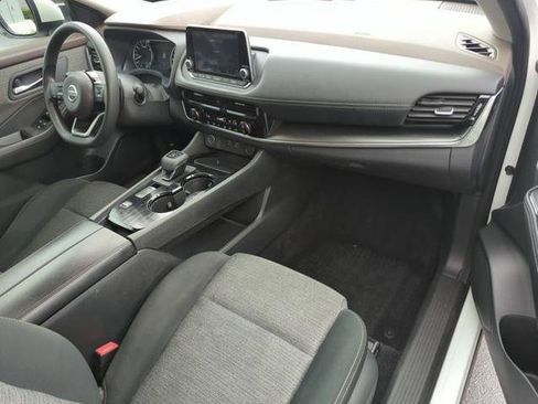 Certified 2021 Nissan Rogue SV FWD image 22