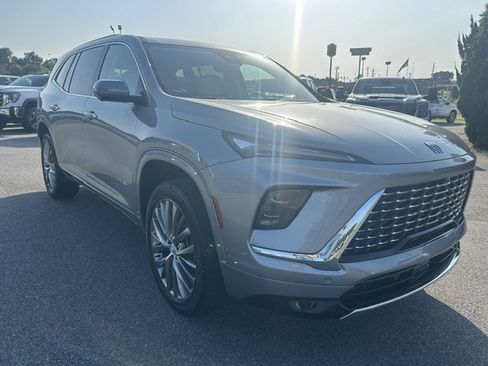 Used 2025 Buick Enclave Avenir w/ Super Cruise Package FWD image 6