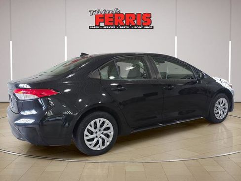 Used 2021 Toyota Corolla LE FWD image 5