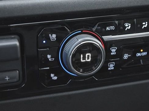 Used 2025 Chevrolet Silverado 2500 ZR2 w/ ZR2 Bison Edition image 17