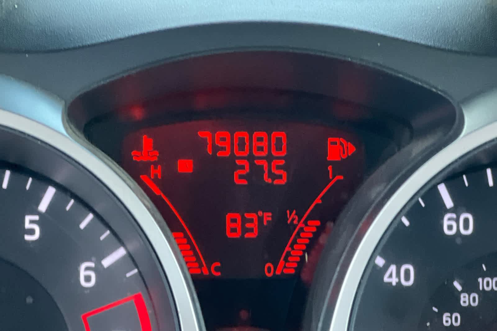 Used 2013 Nissan Juke S FWD image 33