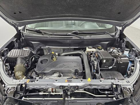 Used 2023 Chevrolet Equinox Premier image 11