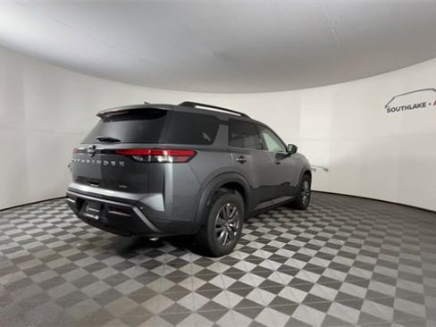 Certified 2025 Nissan Pathfinder SV image 8