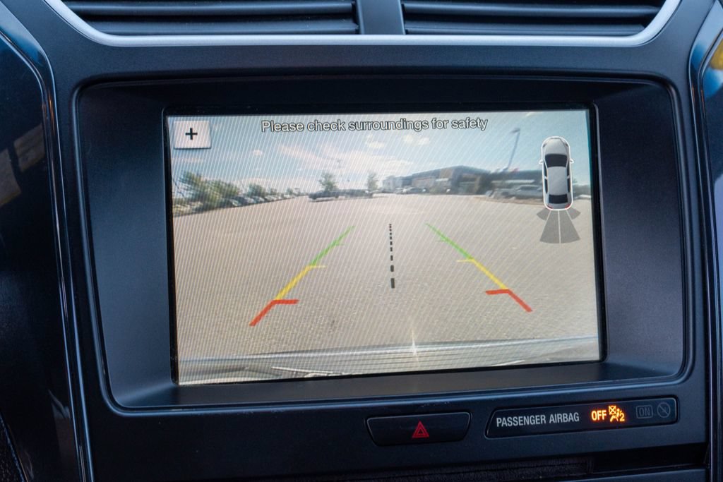 Used 2018 Ford Explorer XLT w/ Equipment Group 201A FWD image 27