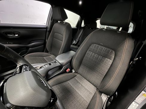 Used 2024 Honda HR-V Sport image 11