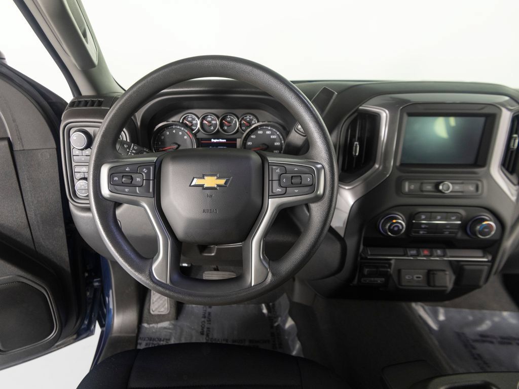Used 2022 Chevrolet Silverado 2500 Custom w/ Custom Value Package AWD/4WD image 12