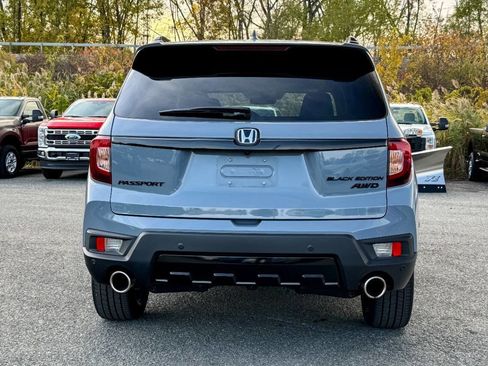 Used 2024 Honda Passport Black Edition image 4