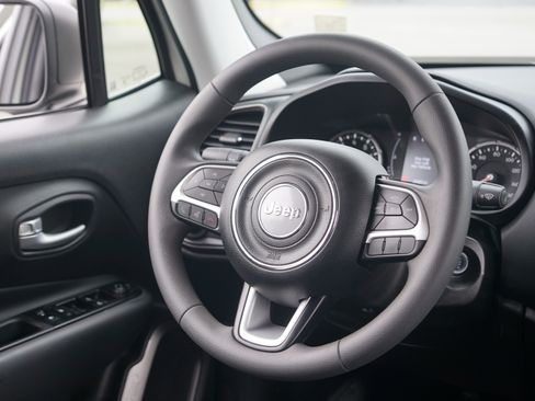 Used 2023 Jeep Renegade Latitude image 23