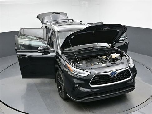 Used 2023 Toyota Highlander Bronze Edition image 47