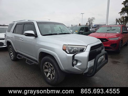Used 2018 Toyota 4Runner SR5 Premium image 1