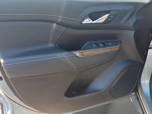 Certified 2023 GMC Acadia SLE w/ LPO, Floor Liner Package AWD/4WD image 8