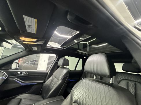 Used 2020 BMW X5 M50i AWD/4WD image 11