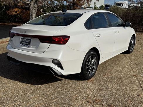 Used 2024 Kia Forte LXS image 3