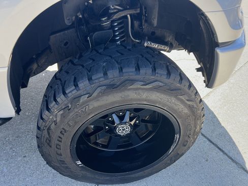 Used 2017 Ford F150 XL w/ Equipment Group 101A Mid AWD/4WD image 2