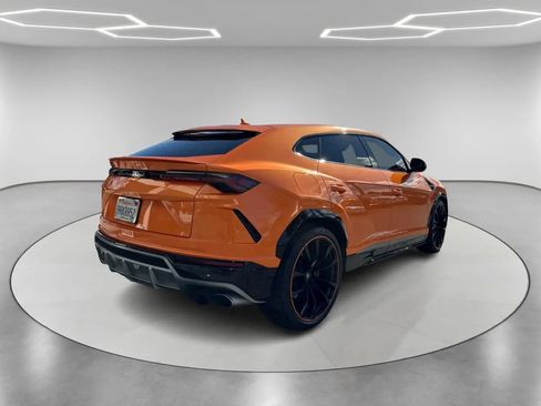 Used 2021 Lamborghini Urus image 5