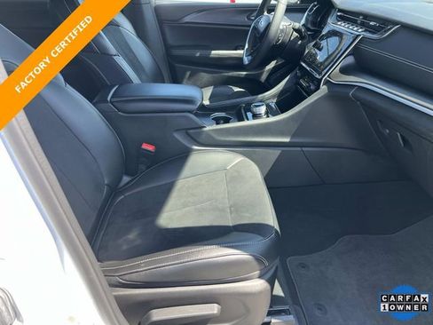 Certified 2024 Jeep Grand Cherokee L Altitude AWD/4WD image 24