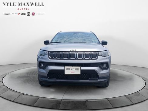 Used 2022 Jeep Compass Latitude AWD/4WD image 18