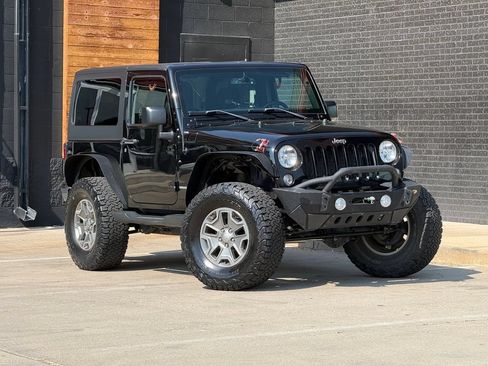 Used 2016 Jeep Wrangler Rubicon w/ Power Convenience Group AWD/4WD image 6
