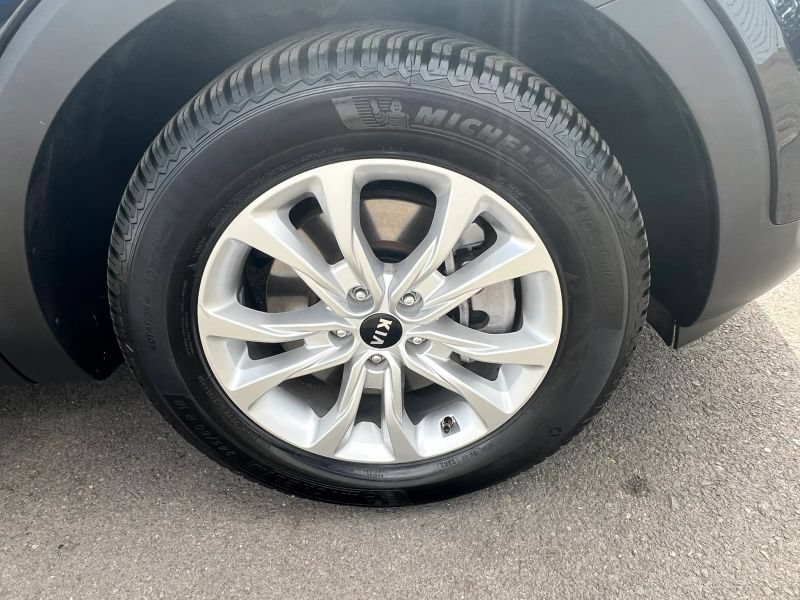 Used 2021 Kia Telluride LX AWD/4WD image 5
