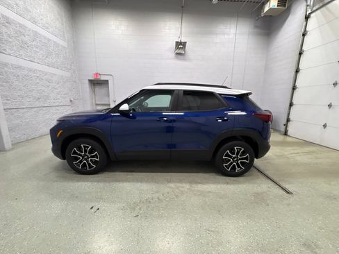 Used 2022 Chevrolet TrailBlazer ACTIV w/ Sun and Liftgate Package AWD/4WD image 7