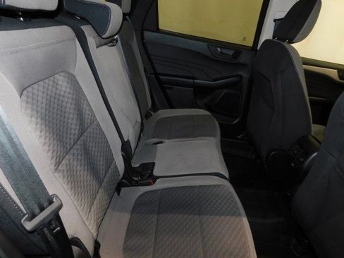 Used 2022 Ford Escape SE w/ SE Sport Appearance Package image 18