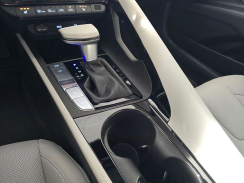 New 2026 Hyundai Elantra Limited image 32