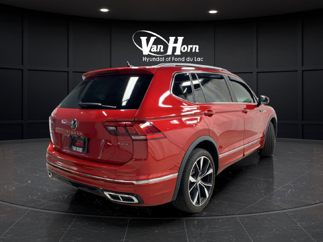 Used 2024 Volkswagen Tiguan SEL R-Line AWD/4WD image 7