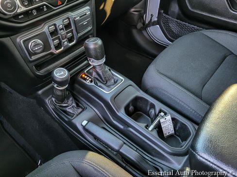 Used 2023 Jeep Gladiator Sport AWD/4WD image 26