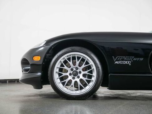 Used 1999 Dodge Viper GTS RWD image 12