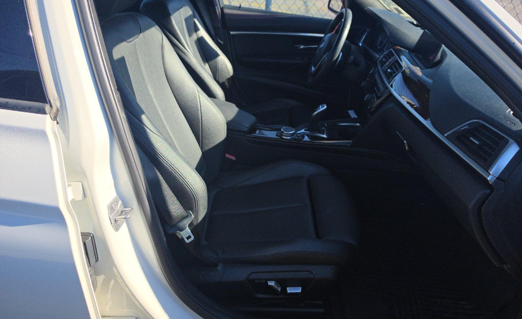 Used 2016 BMW 328i xDrive Sedan AWD/4WD image 5