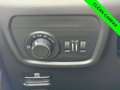 Used 2022 Jeep Grand Cherokee Altitude AWD/4WD image 11