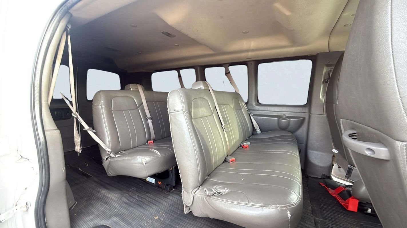 Used 2018 Chevrolet Express 2500 LS w/ Driver Convenience Package RWD image 14