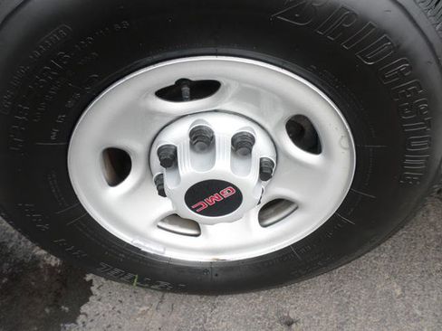 Used 2024 GMC Savana 2500 w/ Driver Convenience Package image 35