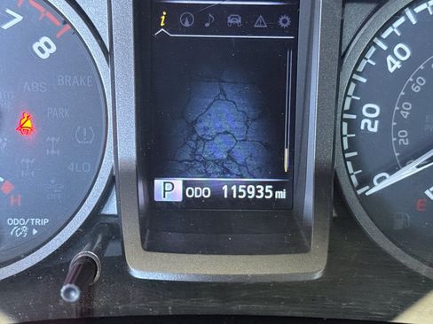 Used 2019 Toyota Tacoma TRD Sport AWD/4WD image 23