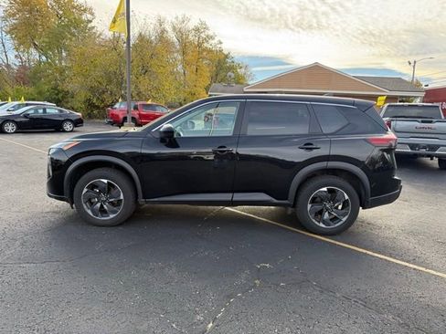 Used 2024 Nissan Rogue SV image 9