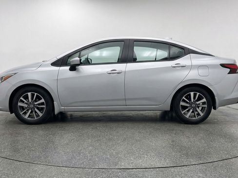 Used 2025 Nissan Versa SV image 5