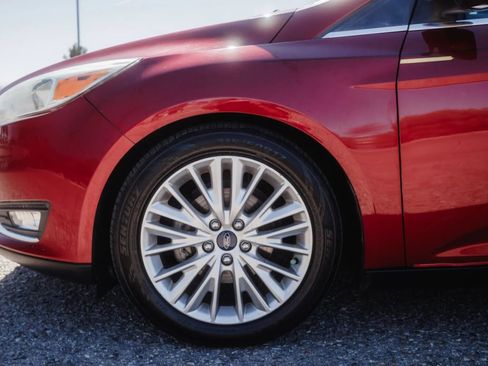 Used 2015 Ford Focus Titanium image 10