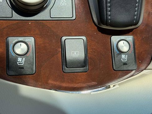 Used 2014 Lexus LS 460 AWD w/ Comfort Package image 25