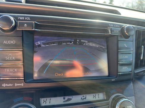 Used 2013 Toyota RAV4 XLE image 15