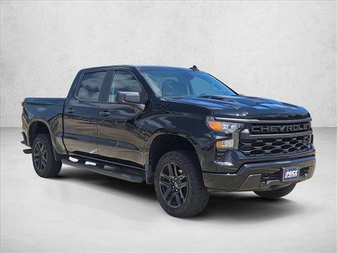 Used 2025 Chevrolet Silverado 1500 Custom Trail Boss w/ Dark Appearance Package image 3