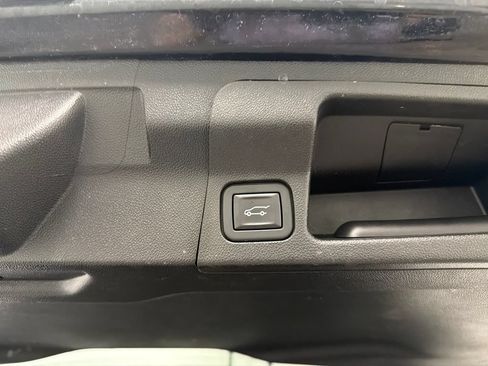 Used 2023 GMC Acadia SLT w/ Elevation Edition FWD image 20