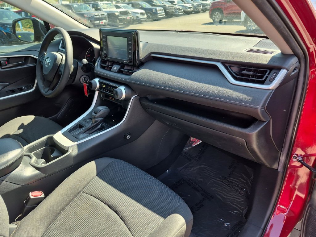 Used 2020 Toyota RAV4 LE FWD image 35
